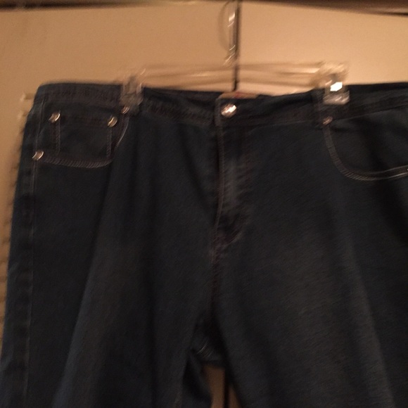 Just Jeans 20 Dark wash blue clam digger shorts - Picture 3 of 9